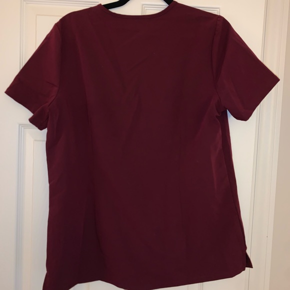 FIGS - Burgundy - Two-Pocket Scrub Top - MEDIUM - Picture 2 of 3